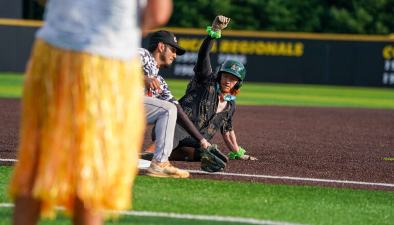 Home run barrage lifts Bigfoots past Stars, 16-3