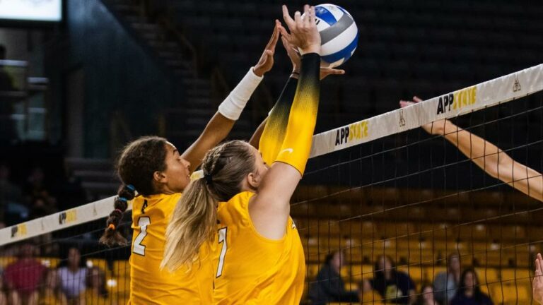 Mountaineer VB finishes weekend with yet another sweep