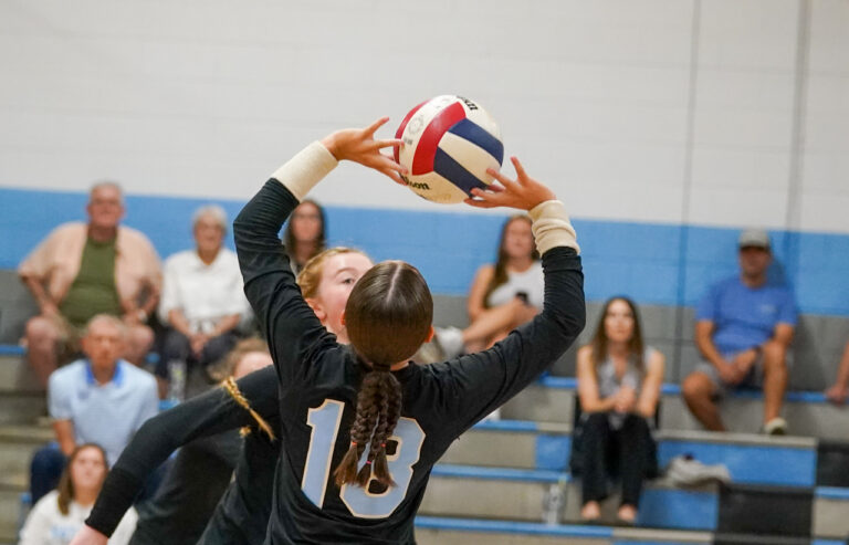 Foard volleyball JV forces third set before Pioneers prevail, 2-1