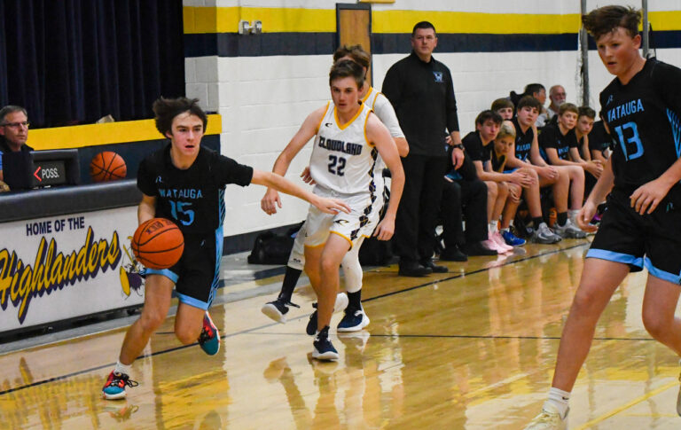 Watauga District middle school boys rally to defeat Cloudland, 33-23