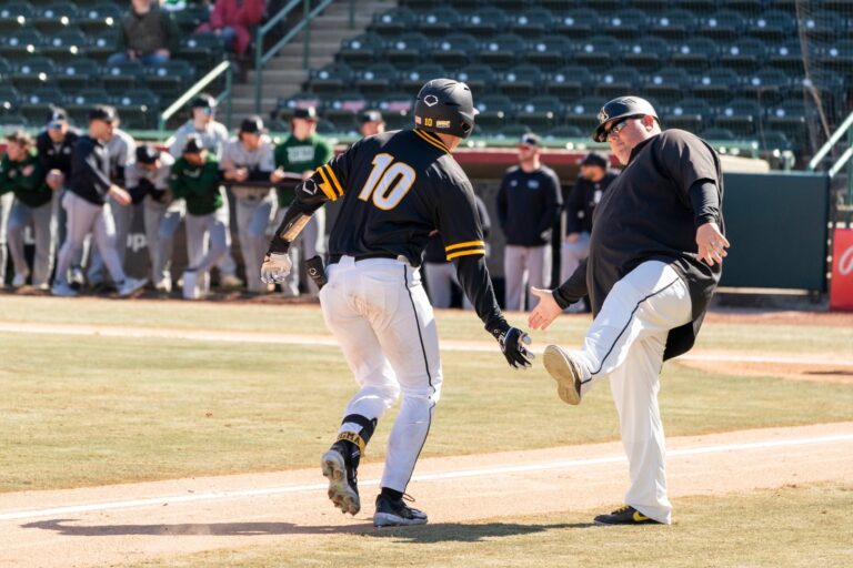 Strong pitching, offensive explosion in middle innings help App State complete weekend sweep of Siena, 10-6