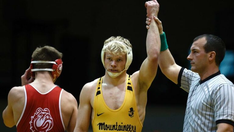 Mountaineer grapplers celebrate Senior Day with 45-3 win over Gardner-Webb