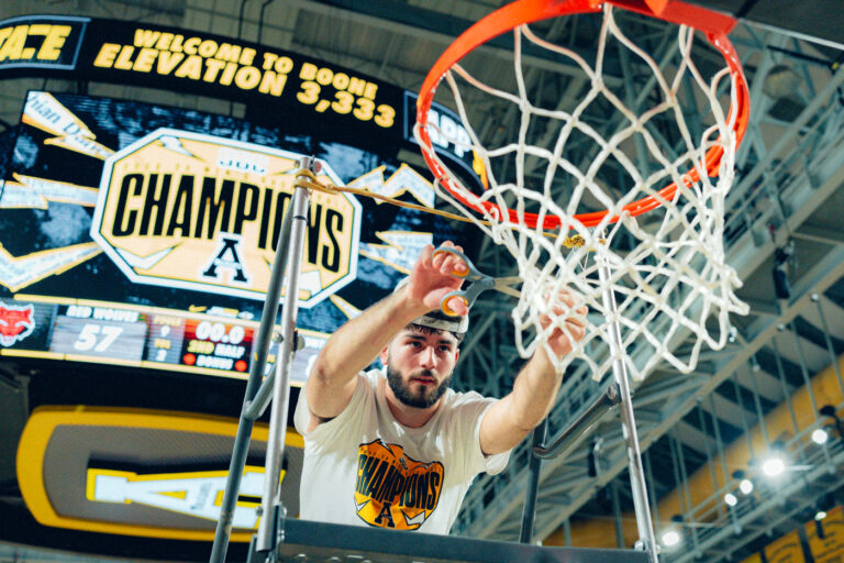 UPDATE: App State picks up record-breaking win over Arkansas State, 80-57, to claim SBC regular season title