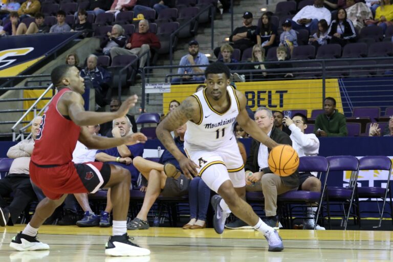 App State loses heartbreaker to Arkansas State, 67-65