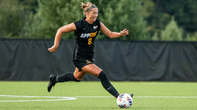 Mountaineers, 49ers battle to 1-1 draw