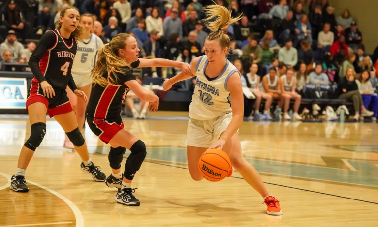 Pioneers WBB takes over early in dominating, 59-44 win over Hibriten