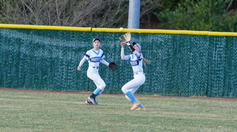 Watauga Softball drops 7-4 slugfest to Hibriten