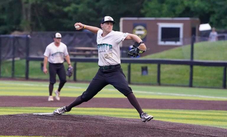 Late power surge lifts Bigfoots past Owls, 11-6