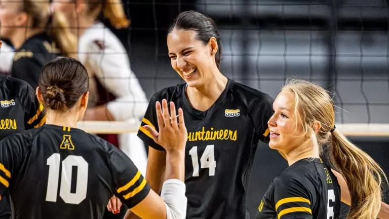 App State Volleyball outlasts Cavaliers, 3-2, to remain unbeaten at 6-0