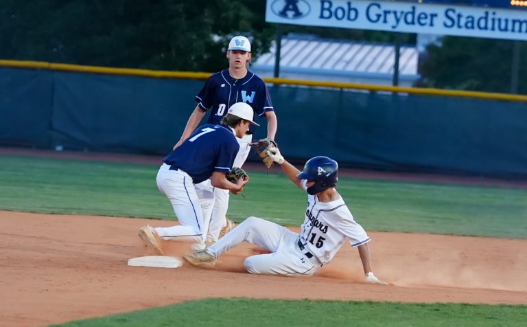 Alexander Central slides past Watauga in Round 3 of state playoffs, 3-2