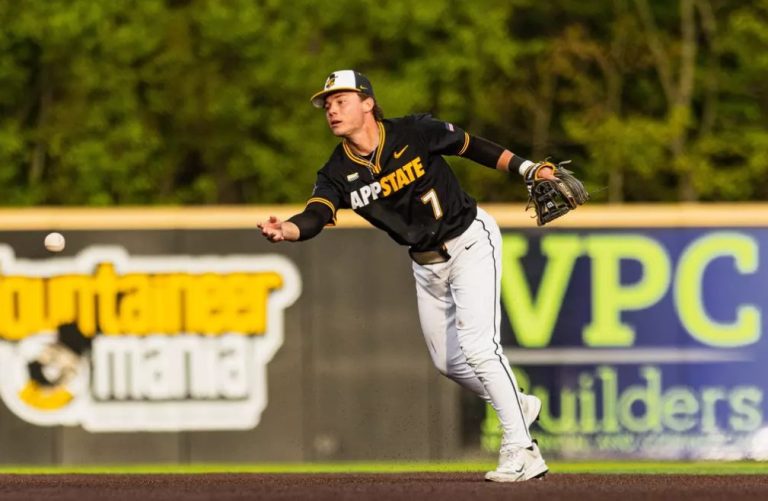 Mountaineers drop extra innings series opener to Ragin’ Cajuns, 5-4